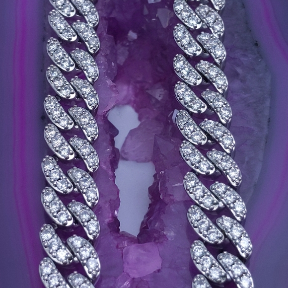 18" x 10mm Silver Finish Miami Cuban Chain - Picture 2 of 12